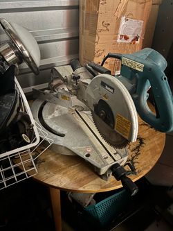 Makita Compound miter saw