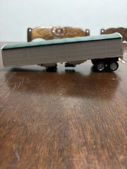 New-Ray 1:32 Grain Hopper Trailer - Diecast - OBO