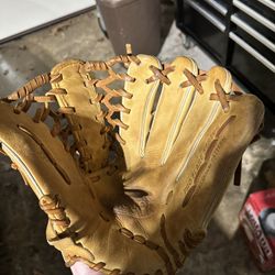 Louisville Slugger Trapeze Outfielder Glove 