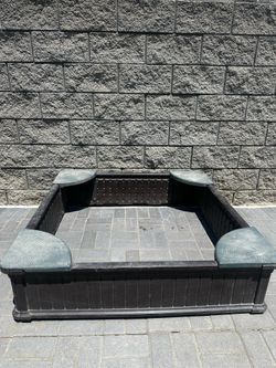 Kid Sand box/ garden bed