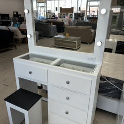 New White Vanity With Stool