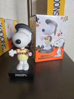 Snoopy bobblehead giants