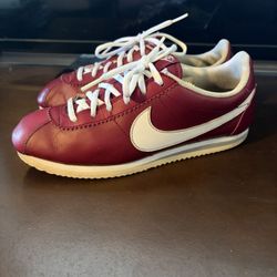 Nike Classic Cortez Leather Red White Size 6Y Retro Sneakers