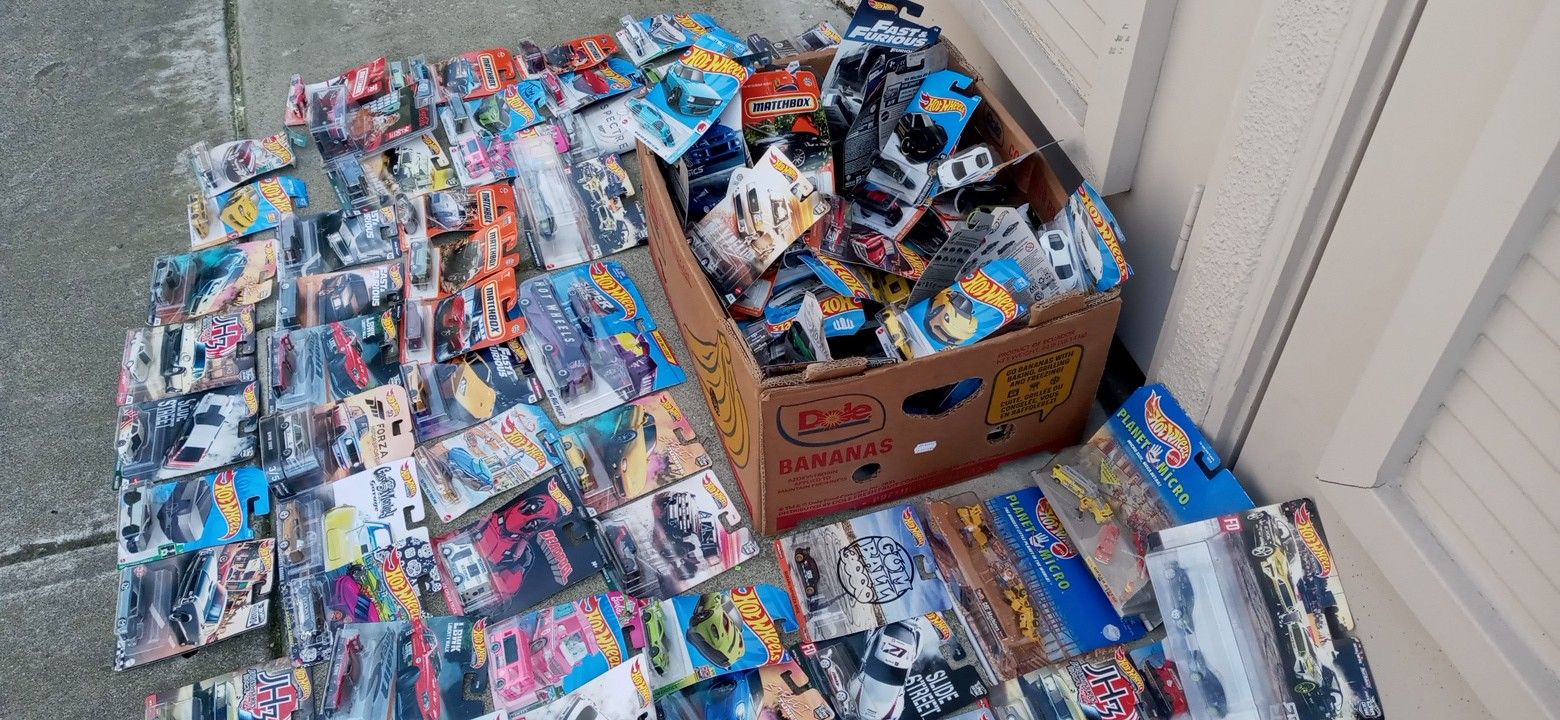 Hotwheels Premiums Collection Vintage and Newer All Brands ..
Lots! .. All Kinds..