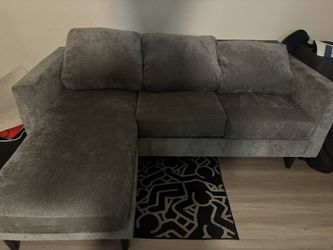 Gray Chaise Sectional Couch – Modern / Comfortable
