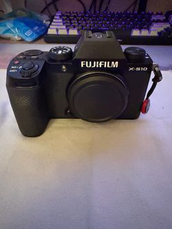 Fujifilm X-S10 Mirrorless Camera – Body Only – Excellent Condition