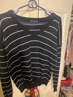 Brandy Melville Sweater &free Shirt