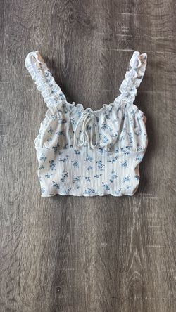 Floral cropped shirt