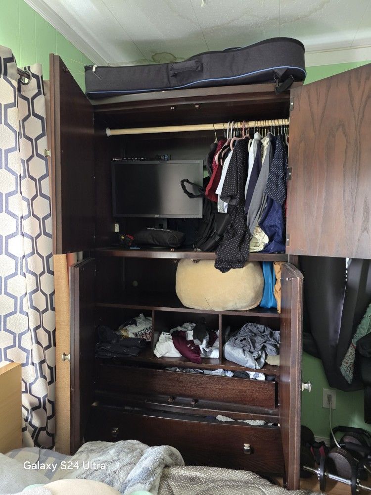 Armoire Dresser