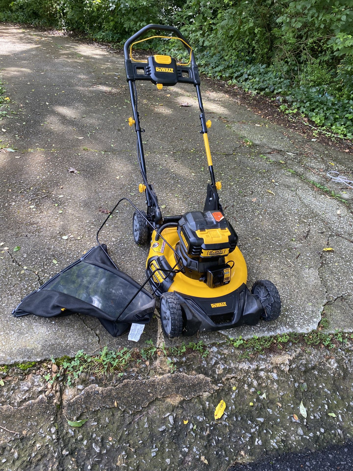 Electric Mower Dewalt