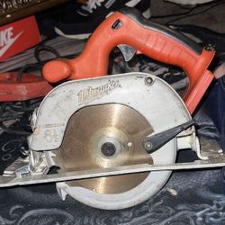 Milwaukee Saw 18v