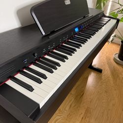 Williams Rhapsody 2 digital piano -88 weighted keys with stand and pedal