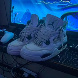 Jordan 4 