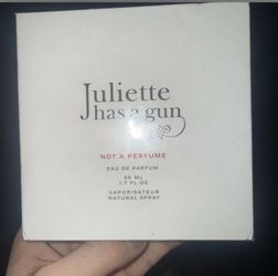 Juliette has a gun
