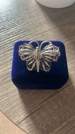 Beautiful Vintage Silver Filigree Mini Butterfly Brooch 