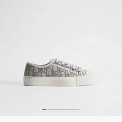 Dior Sneakers ( Walk’n Dior Sneakers) size 36