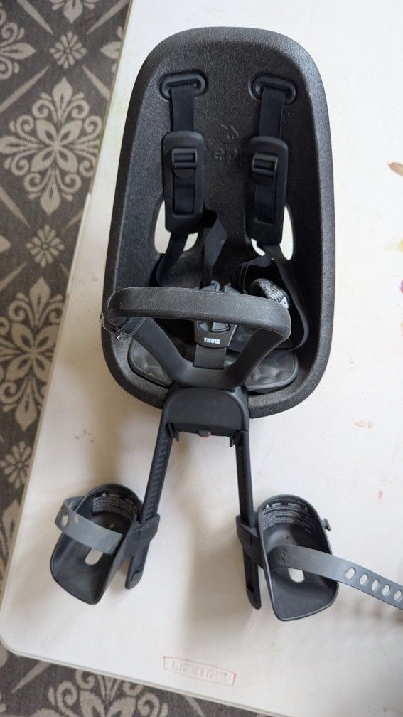 Thule Bicycle Child Carrier Front