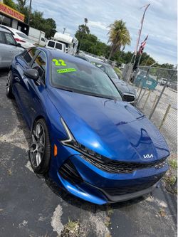 2022 Kia k5 clean title 100k miles 18000$ we finance with $1000 credit score base