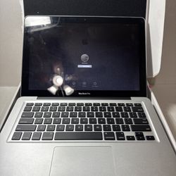 Apple MacBook Pro 13” 2012 Silver/Intel Core i5 2.40 GHz, 500 GB HD 16 GB Memory