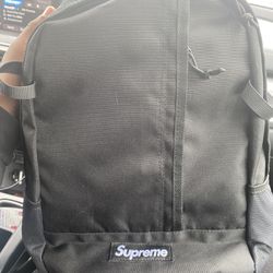 SUPREME BAG ( slightly used ) 