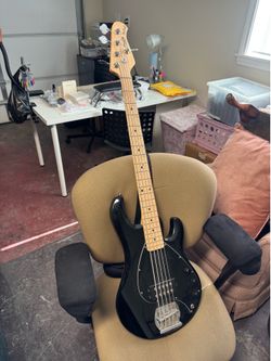 Sterling Sting Ray 5 Bass (Bajo)