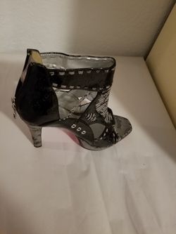 Beautiful Apple Bottom Open toe Heels Size 8