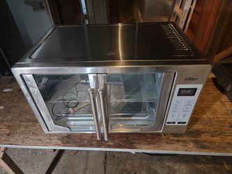 Oven, Countertop Oster - like new