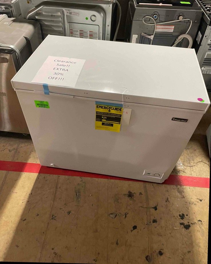MAGIC CHEF HMCF9W3 8.7 cu. ft. Manual Defrost Chest Freezer