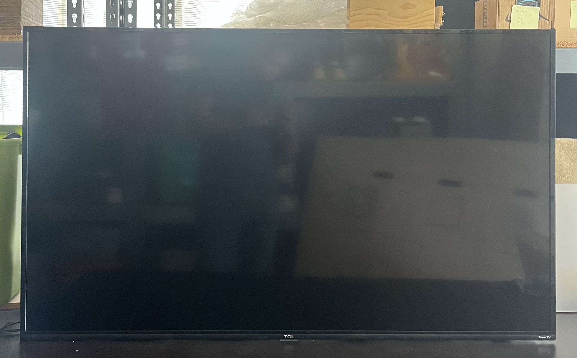 TCL Roku Tv 50”, Black, Like New