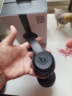 Beats solo 3 wireless 250 or B/O