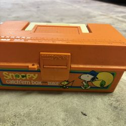 Vintage Zebco Snoopy Catch 'Em Box Kids Fishing Tackle Box – 1980s Peanuts Collectible 