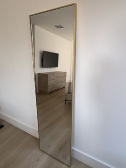 Floor mirror