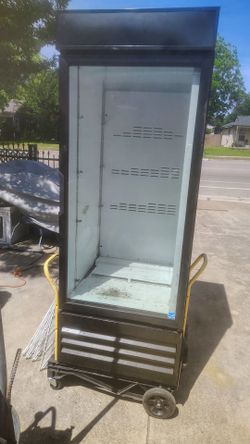 Royal cooling refrigerator. Works fine
