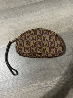 Leather wrist pouch