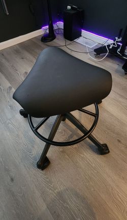 BLACK ACTIVE  HUMANSCALE  Saddle Seat Rolling Stool