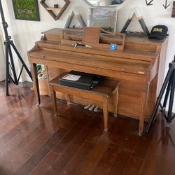 Howard Piano 