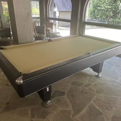 9' Pool Table And 2 Chairs 