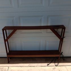  Console Sofa Table , Walnut

 Good Condition  Top Bend