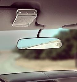 Motorola TZ710 Roadster 2 Universal Bluetooth wireless  In-Car Speakerphone w/car charger