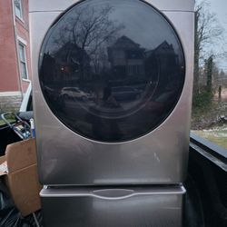 Samsung Excellent Condition Dryer