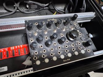 https://offerup.com/redirect/?o=RW5kb3JwaGlucy5lcw== Black Noir Eurorack Drum Module