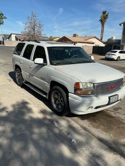 GMC Yukon Denali SUV