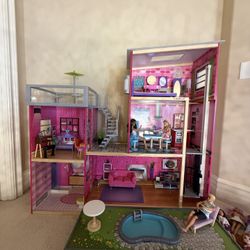 Kid Kraft Pink Uptown Barbie Dollhouse 