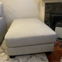 Brand New Ottoman – Like New Condition