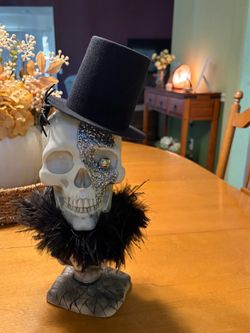 Ht13.5in width-8in HANDMADE ARTIFICIAL skeleton arrangement