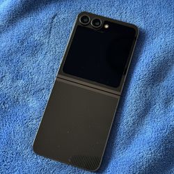 Samsung Galaxy Z Flip 6 512gb “Carbon series”