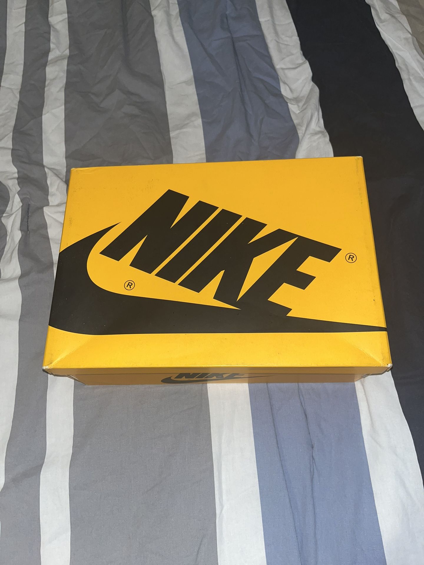 Air Jordan 1 Taxi Color Way