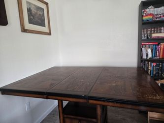 Table with 4 chairs