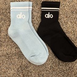 2 Pack Alo Yoga Unisex Throwback Socks 1 Blue 1 Black Brand New