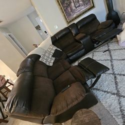 Couch With 2 Recliners 